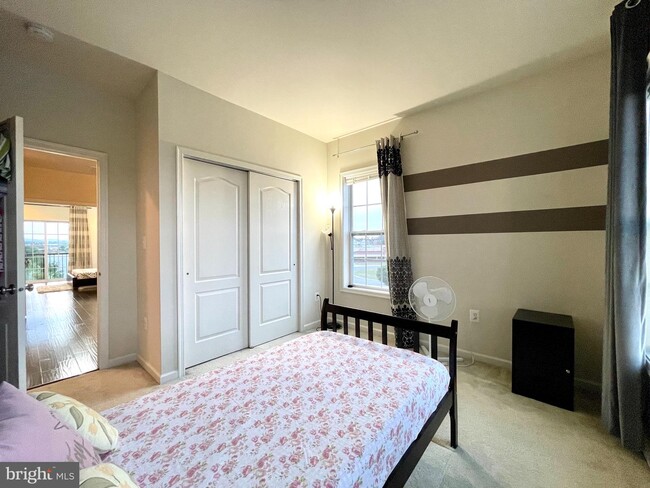 Building Photo - 23814 Hopewell Manor Terrace