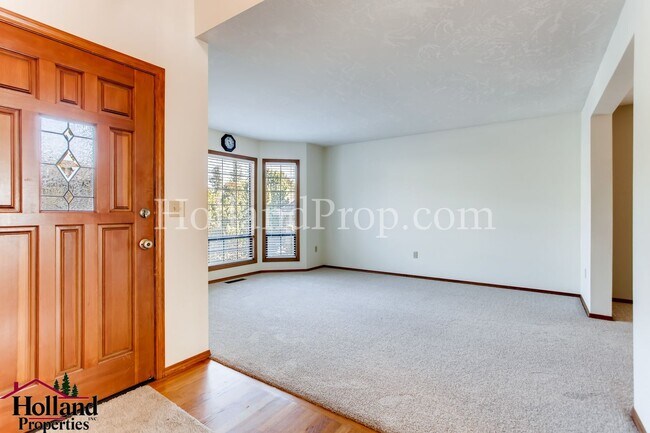 Building Photo - Beautiful Portland Home in Bethany Neighborhood!!!