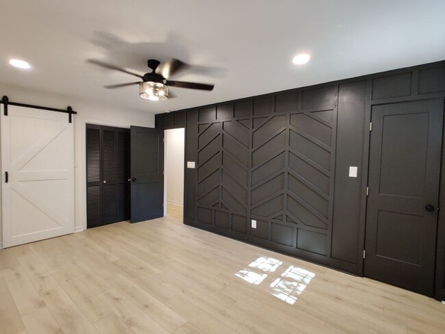 Building Photo - Renovated 3 Bedroom Home in Oakdale