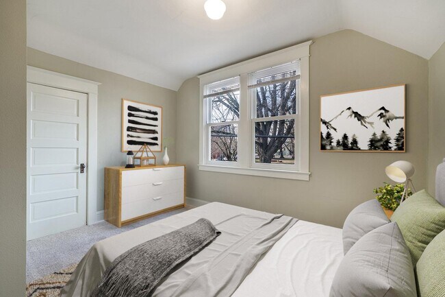 Building Photo - 5324 N Maryland Ave