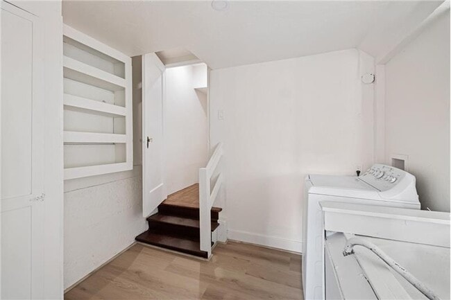 Building Photo - 279 Ramsell St