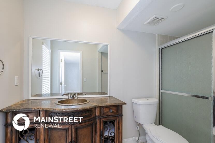 Building Photo - 820 E Flag Ln