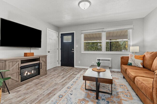 Building Photo - 2713 N Locust St