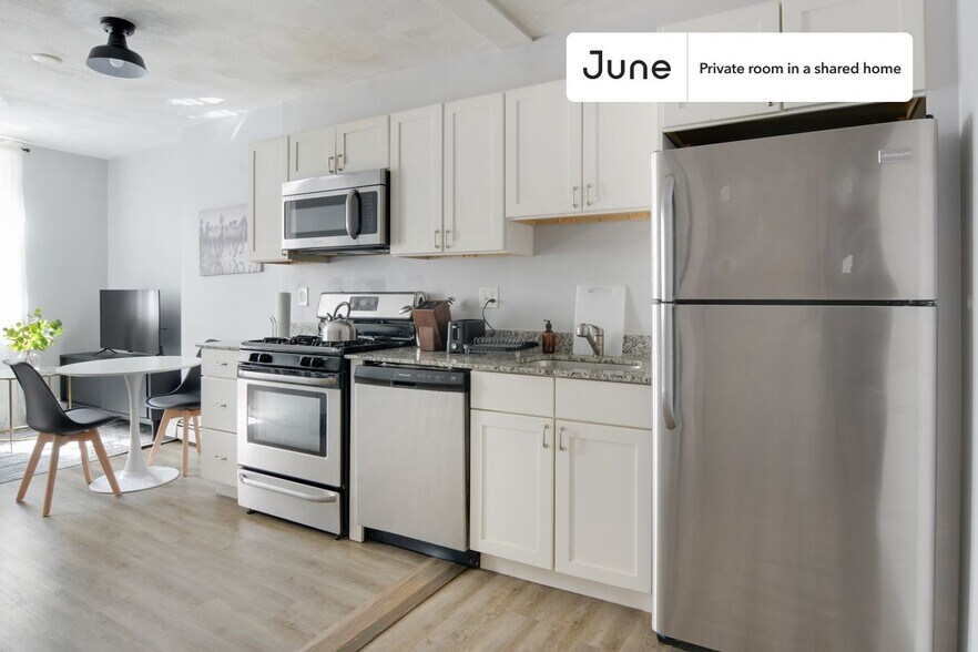 Building Photo - Room in Shared 3 bed/1 bath home in North End
