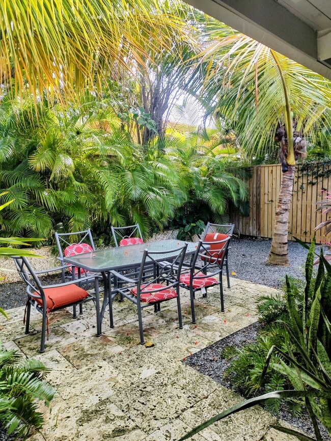 Building Photo - 14 Hilton Haven Rd