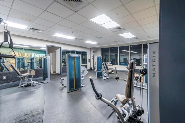 Building Photo - 1750 N Bayshore Dr