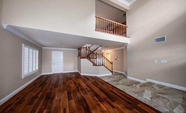 Building Photo - Beautiful 4 Bedroom Home on Cul-de-sac