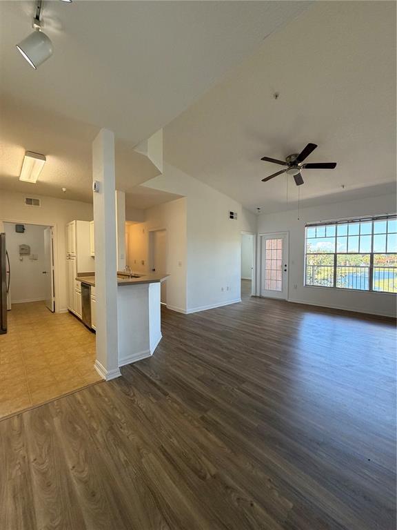 Building Photo - 5542 Metrowest Blvd