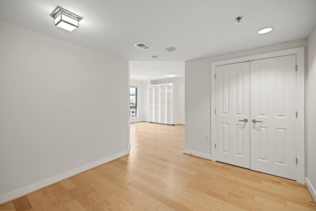 Building Photo - 777 7th St NW