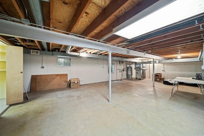 Building Photo - 2653 N Bradford Dr