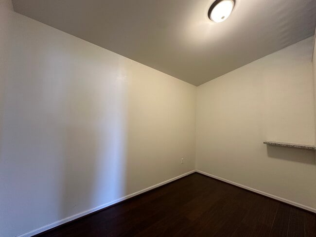 Building Photo - 15312 Yale Dr