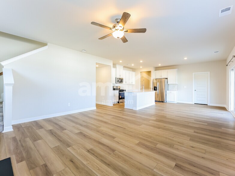 Building Photo - 307 Granby Trl