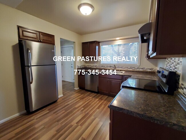 Building Photo - 388 Smithridge Park
