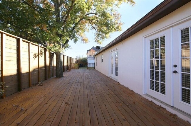 Building Photo - 5501 Aspen St