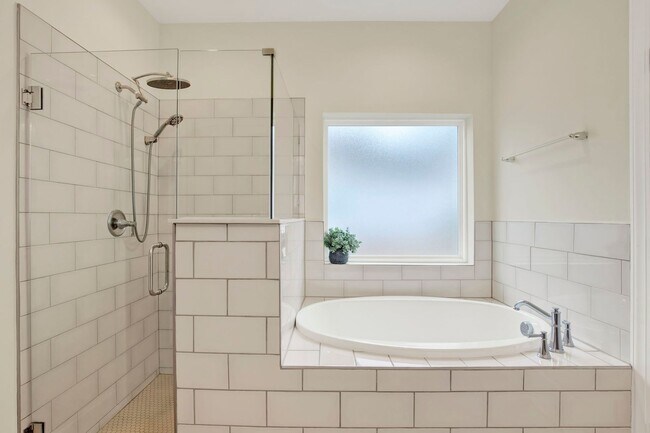 Building Photo - Waterways