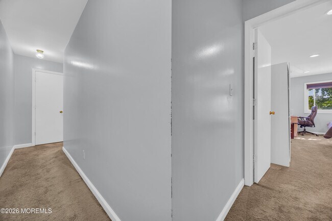 Building Photo - 393 College Dr