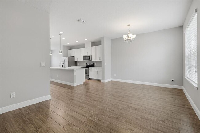 Building Photo - 15591 Honeybell Dr