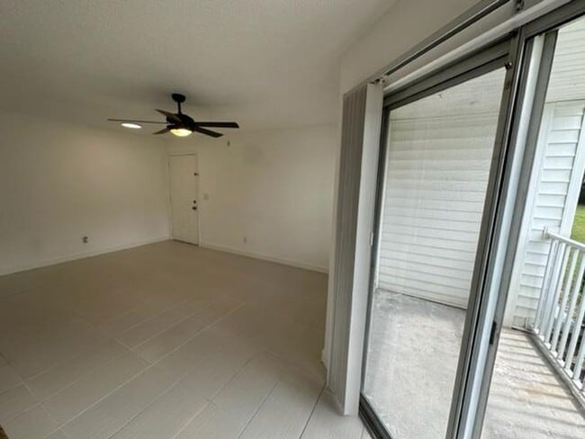 Building Photo - 1st Floor 1 Bedroom and 1 Bathroom Condo  located in the Gated Community of Lexington Place