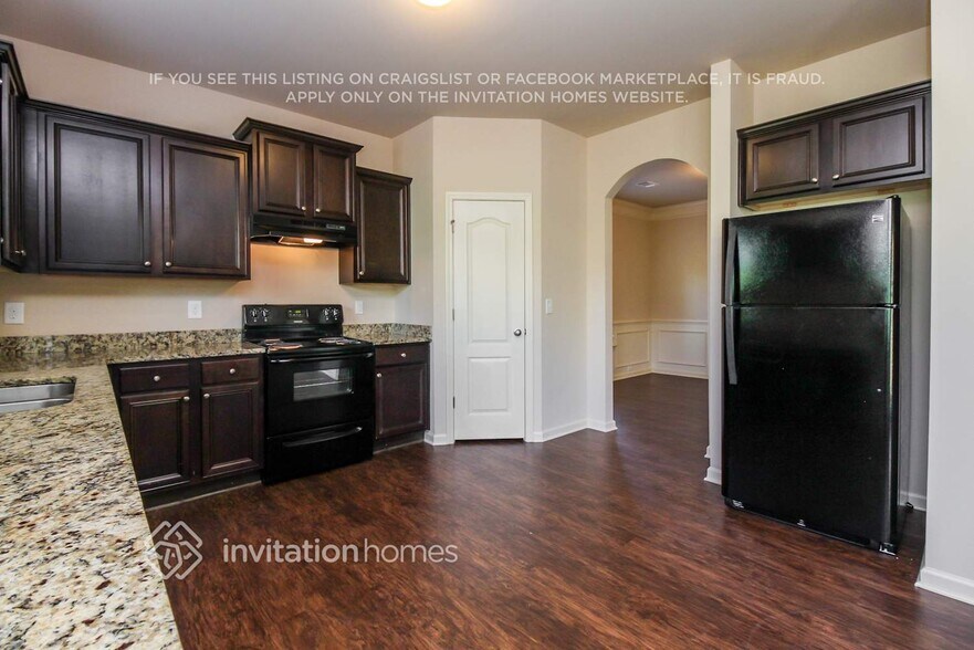 Building Photo - 3670 Brookhollow Dr