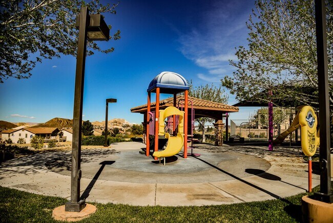 Building Photo - 1053 Via Canale Dr