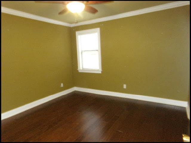 Building Photo - 122 Pin Oak Cove