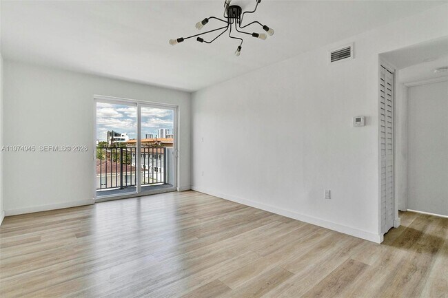 Building Photo - 620 SW 10th St