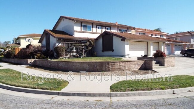 Building Photo - 1124 Song Ct