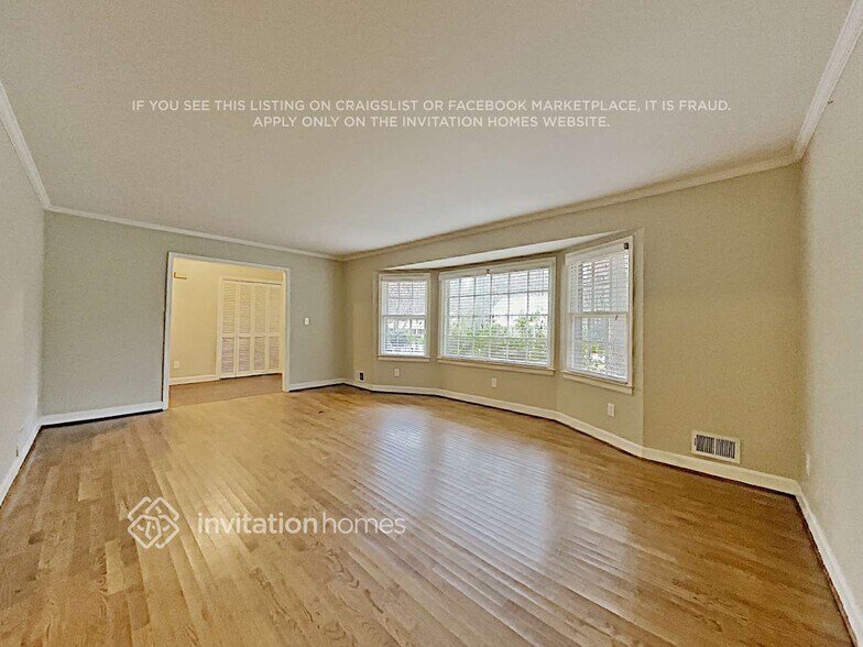 Building Photo - 2571 Riverglenn Cir