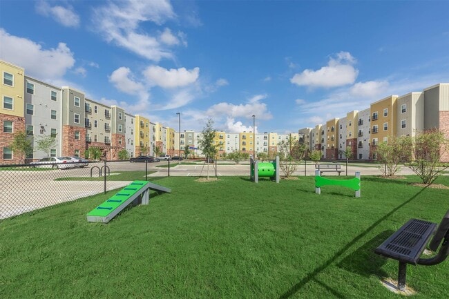 Building Photo - 11777 Nicholson Dr