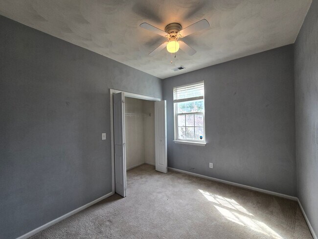 Building Photo - 3 Bed, 2 Bath in Waterfront Community of Rivers Edge in Currituck w/ Built-in Pool
