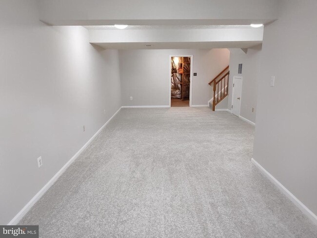 Building Photo - 5032 Finsbury Rd