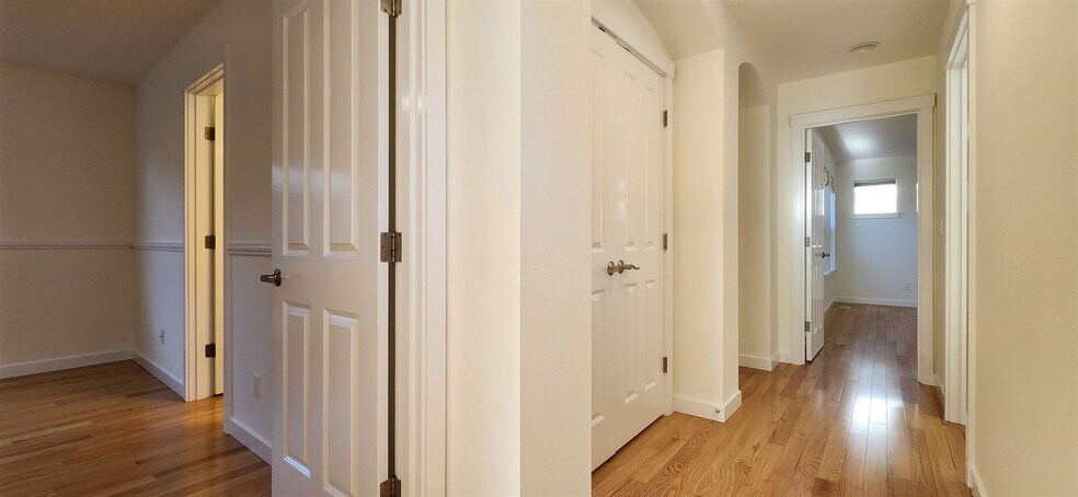 Building Photo - 24202 SE 21st St