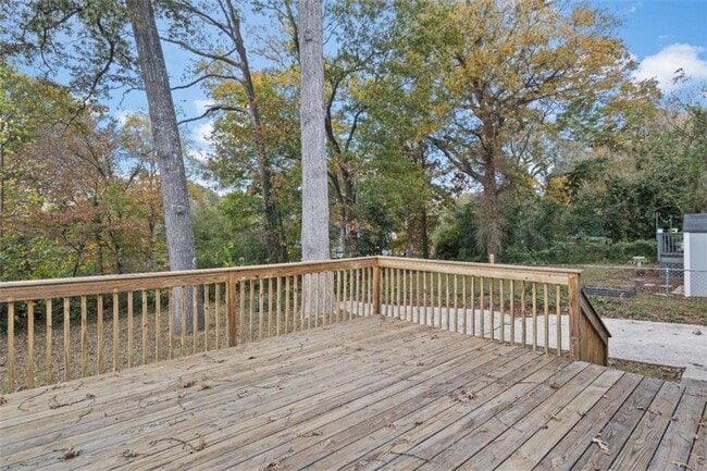 Building Photo - 701 Daniel Ave