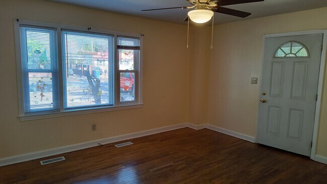Building Photo - 5111 Palmetto Ln