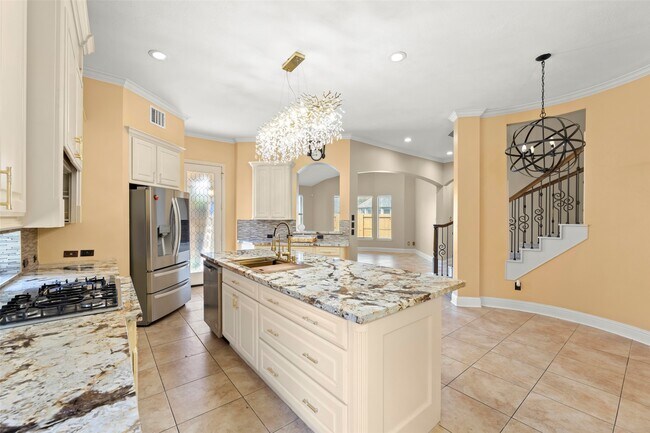 Building Photo - 25314 Greenwell Springs Ln