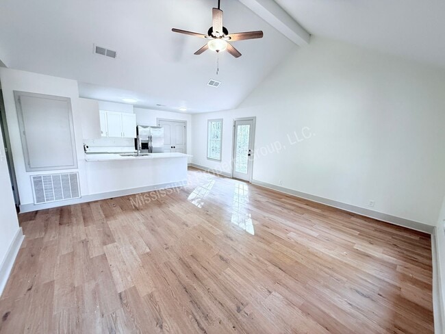 Building Photo - 2BR/2BA FOR RENT