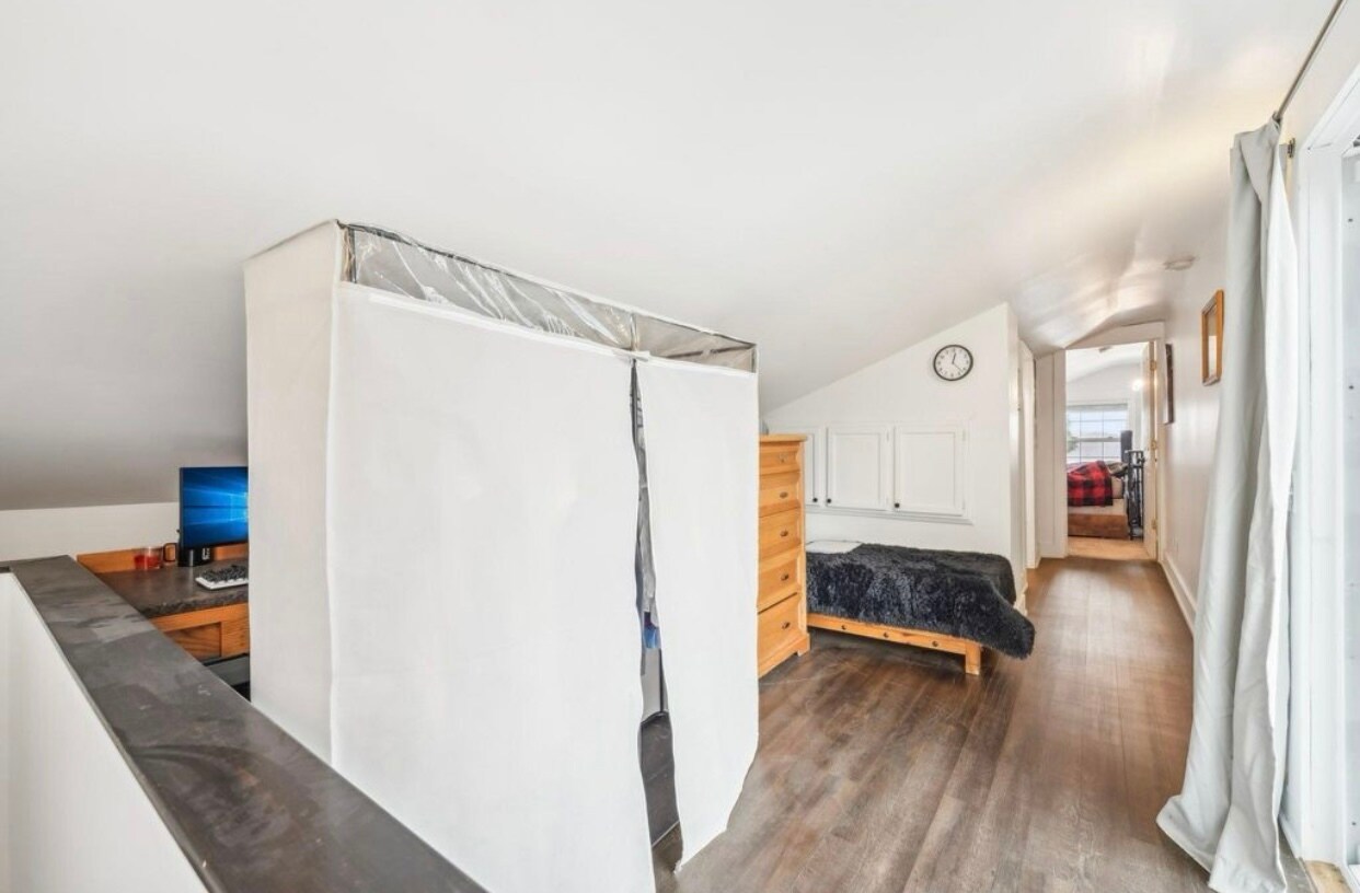 Building Photo - 424 3rd St