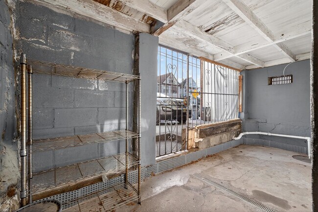 Building Photo - 104 McAdoo Ave