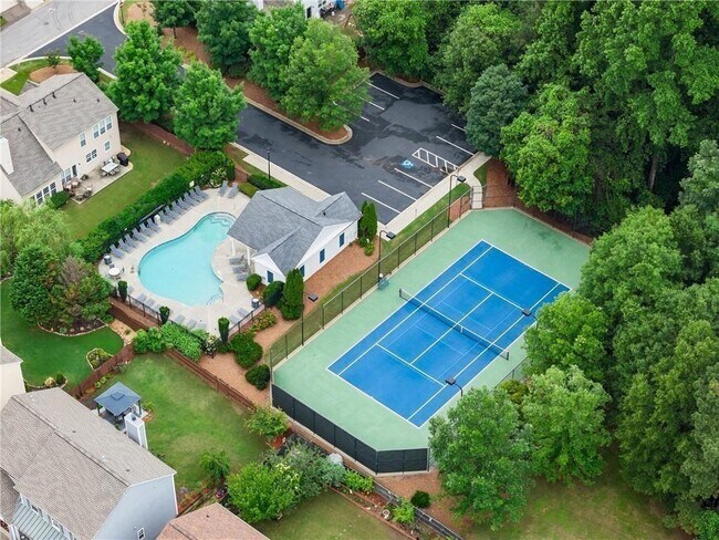 Building Photo - 2530 Vistoria Dr