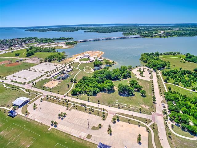 Building Photo - 2655 Lake Ridge Dr