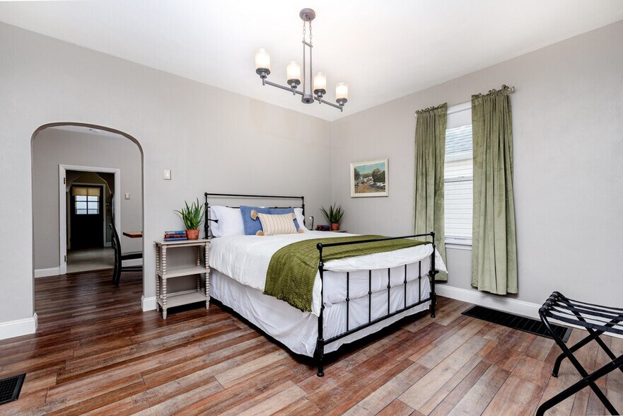 Building Photo - 5336 Northrup Ave