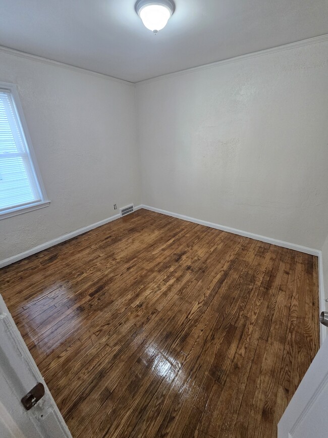 Building Photo - 16522 Murray Hill St