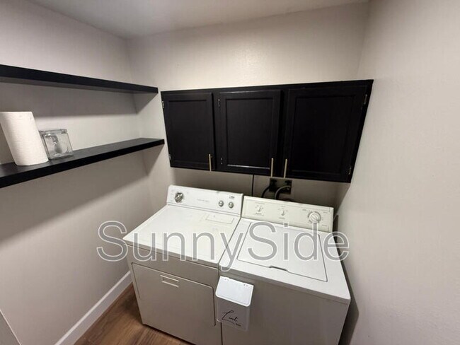 Building Photo - 1617 Nectarine Trail