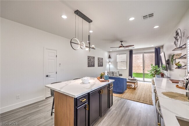 Building Photo - 10762 Flame Vine Ct