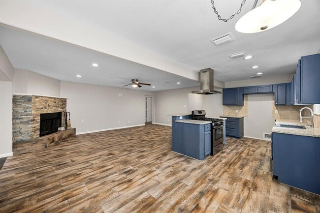 Building Photo - 24402 Pine Canyon Dr