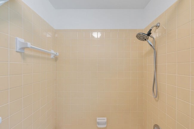 Building Photo - 2222 W University Ave