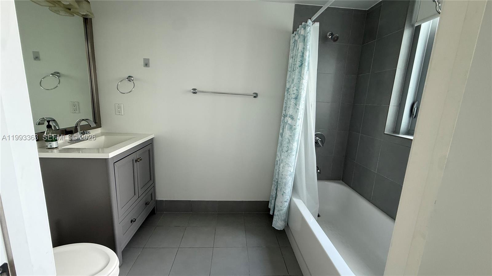 Building Photo - 92 SW 3rd St