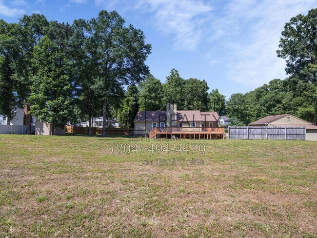 Building Photo - 7750 Robinwood Dr