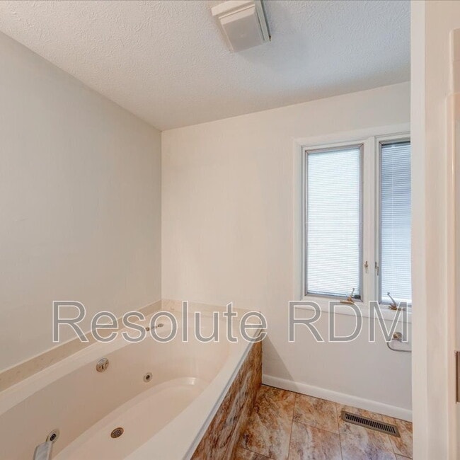 Building Photo - 12001 E 300 S