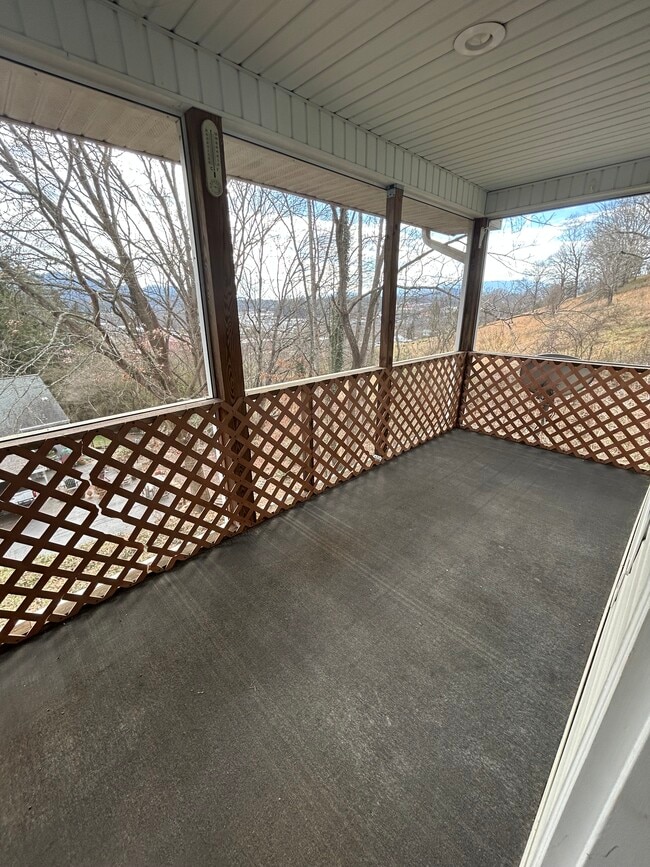 Building Photo - 140 Randolph St